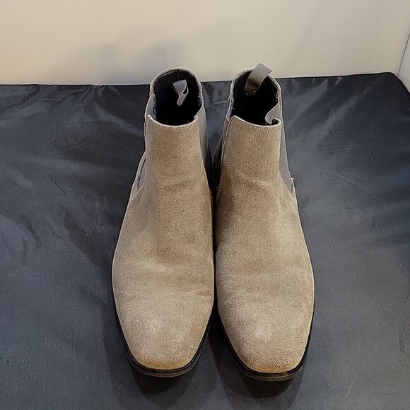 EXPRESS ALMOND TOE SLIP-ON MEN'S LEATHER BOOT - Picture 3 of 16